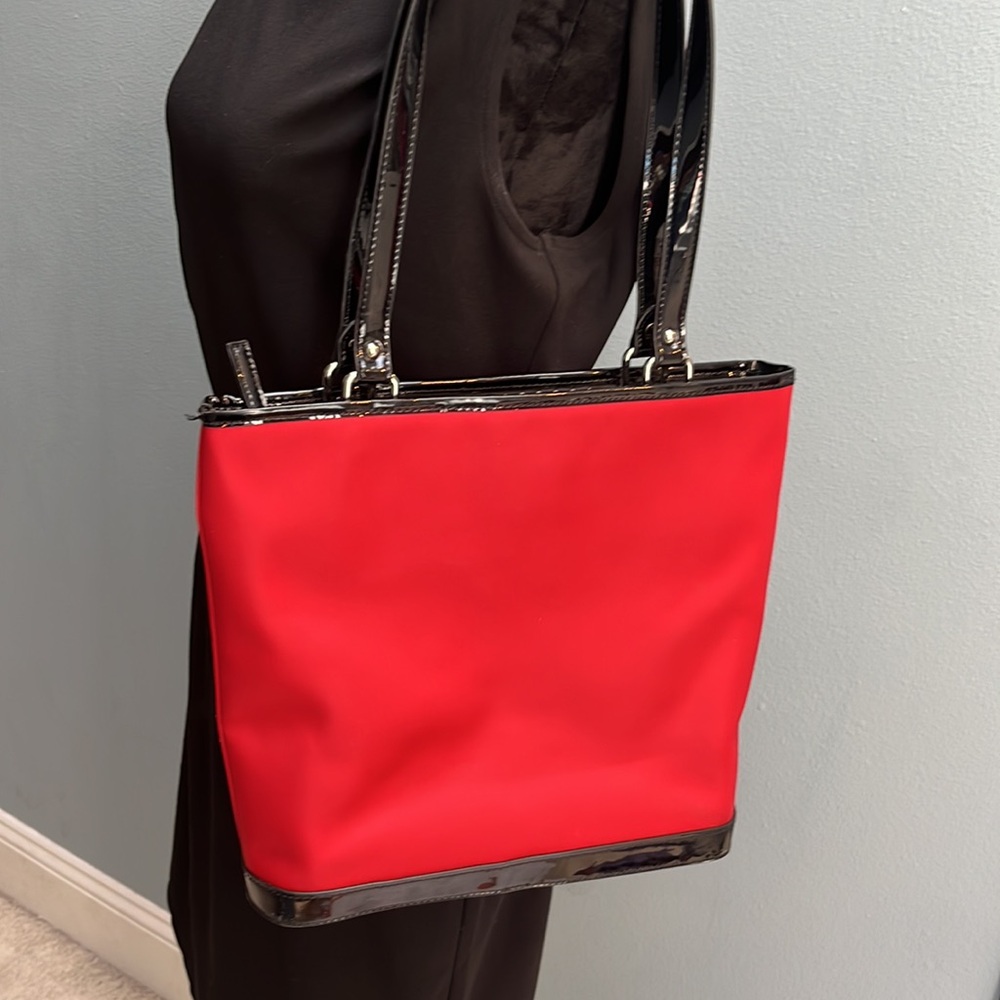 Lulu By Lulu Guinness London Calling Over The Shoulder Bag in black and red. - Picture 9 of 9